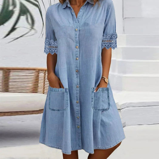 ⭐ 52 % de réduction ! ⭐ Mini-robe en denim bleu – col, manches en dentelle, poches latérales. Quand le décontracté rencontre l'élégance ! 💃