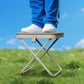 🥳 Best-seller de 2026, avec plus de 50 000 exemplaires vendus ! 👜🪑 Tabouret pliable portable en forme de sac à main — se transforme en sac à main tendance muni d'une bandoulière. Structure en acier au carbone, capacité de charge de 100 kg ! 🌟✨